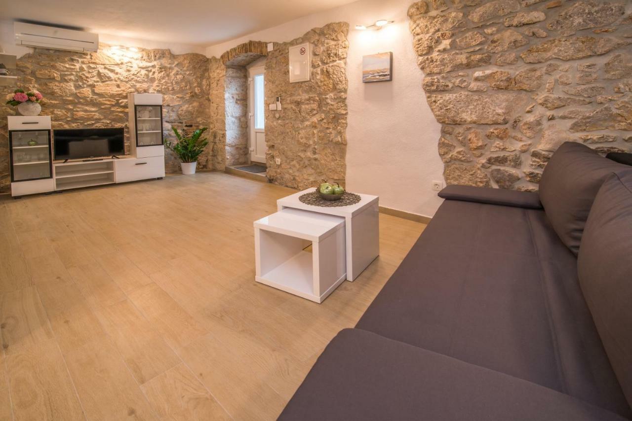 Apartments Tara Vrbnik Extérieur photo