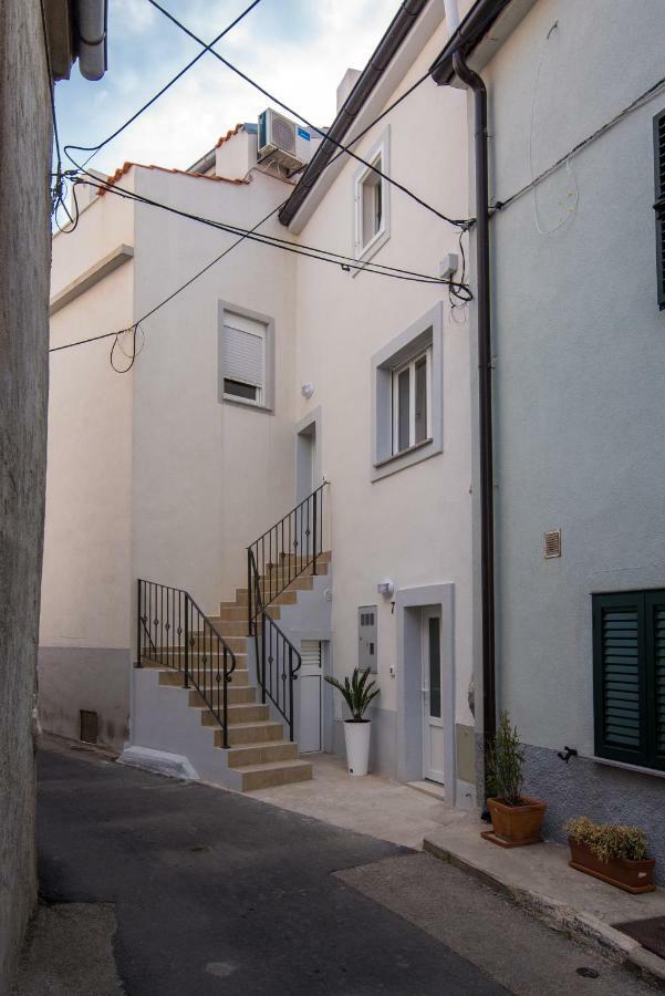 Apartments Tara Vrbnik Extérieur photo