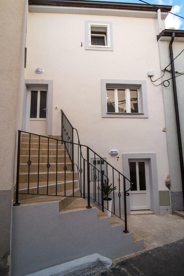 Apartments Tara Vrbnik Extérieur photo