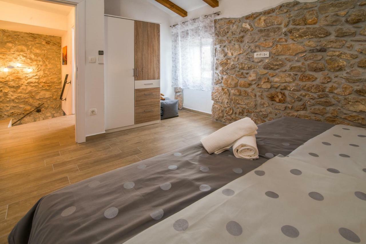 Apartments Tara Vrbnik Extérieur photo