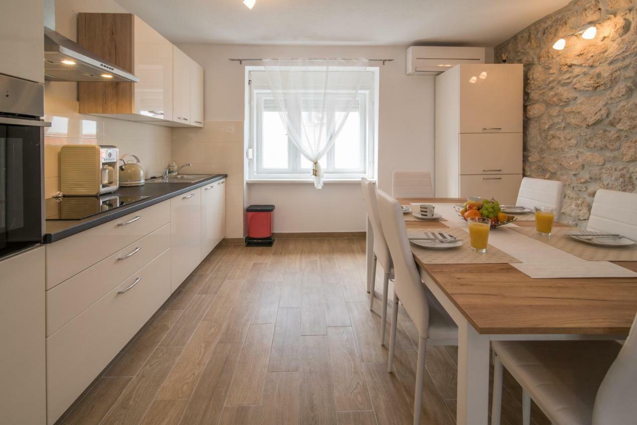 Apartments Tara Vrbnik Extérieur photo