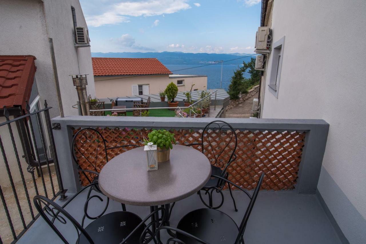 Apartments Tara Vrbnik Extérieur photo